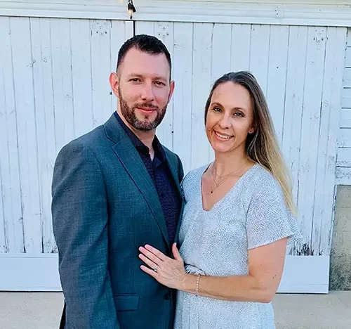 contact-section-image